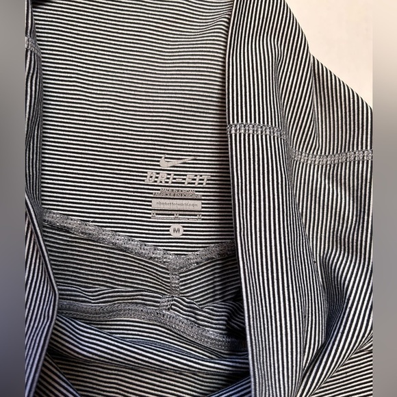 Nike Dri Fit striped Legend 2.0 fold over waist band capri leggings Sz-M. U3 - Picture 5 of 8